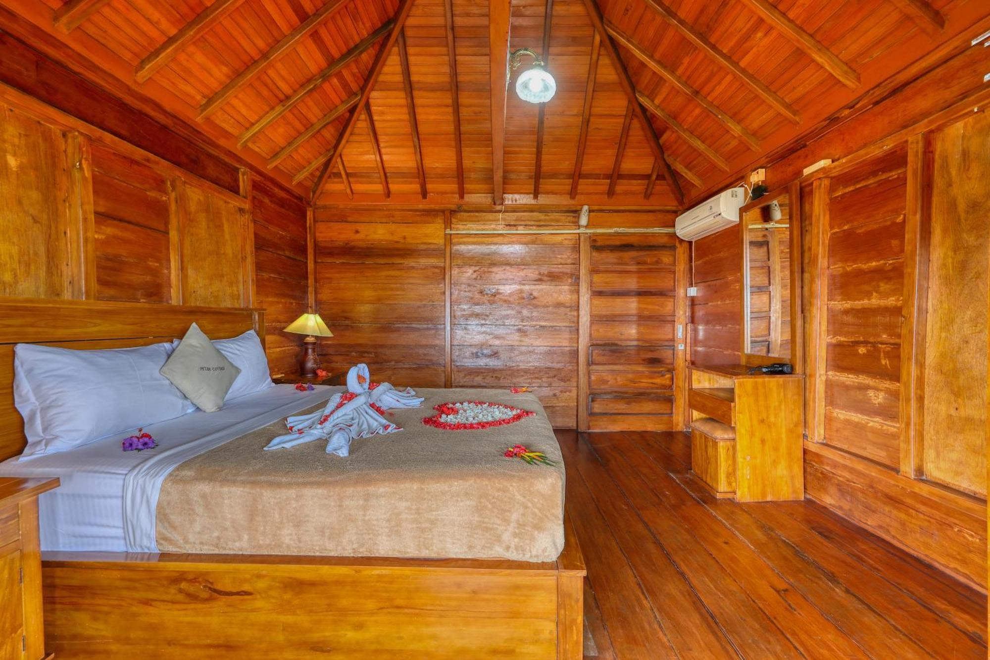 Petak Cottage Ped Bagian luar foto